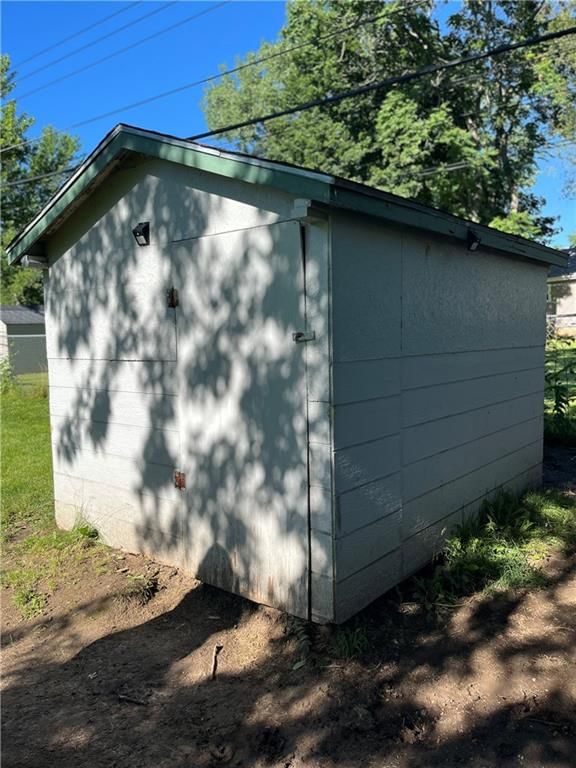 17233 Chestnut Drive — photo 22