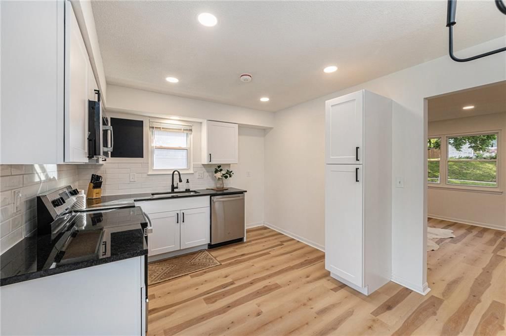 6704 NW 67th Terrace — photo 5