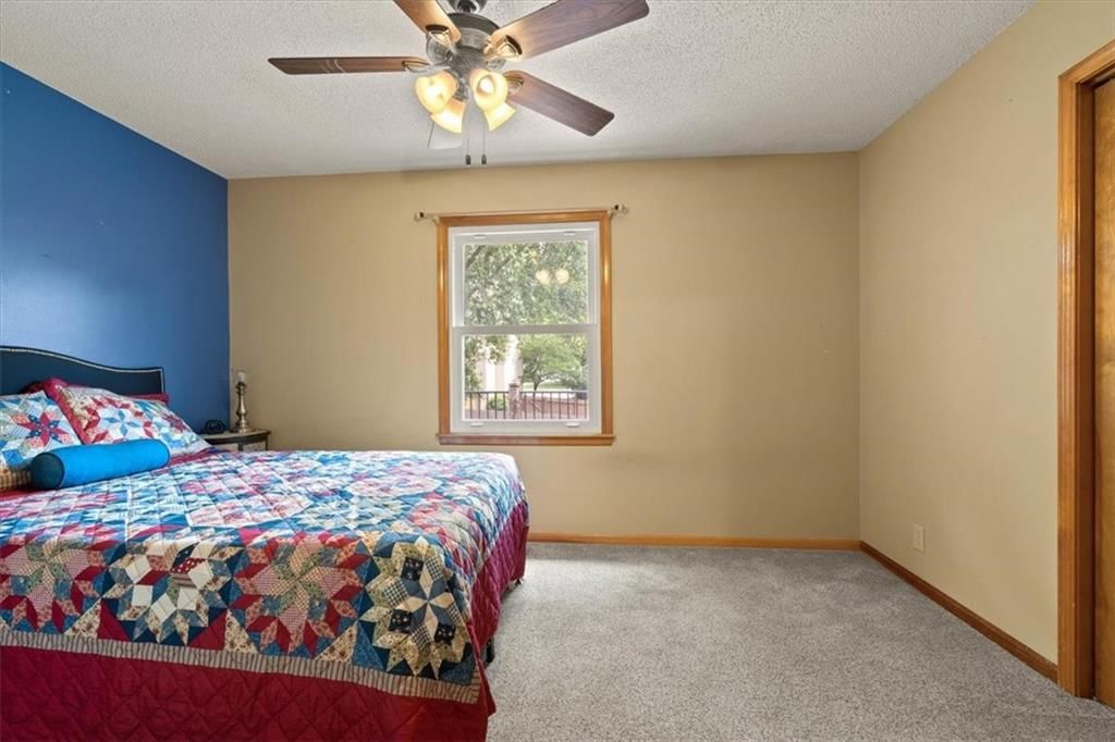 932 E Oakview Street — photo 14