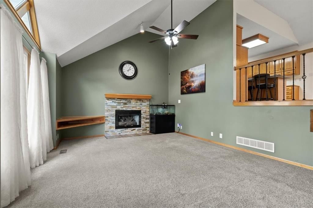 932 E Oakview Street — photo 3