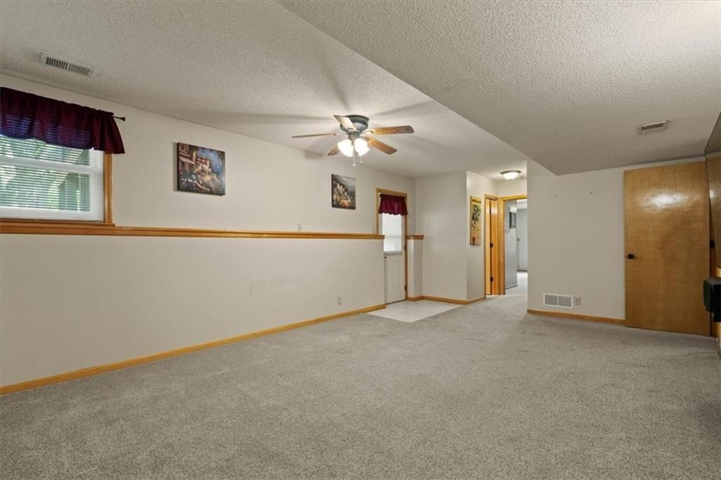 932 E Oakview Street — photo 21