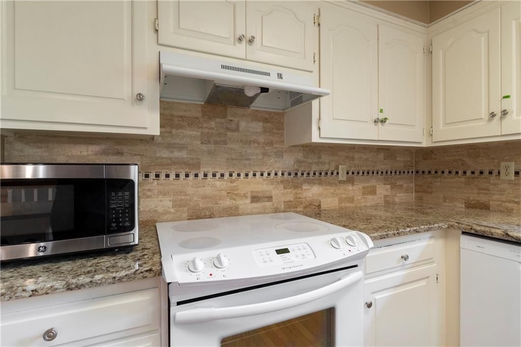 14228 S Sycamore Drive — photo 13