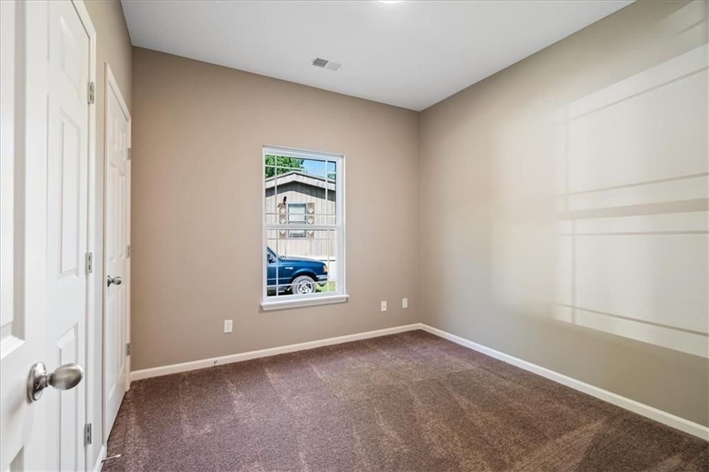 829 E 8th Street — photo 17