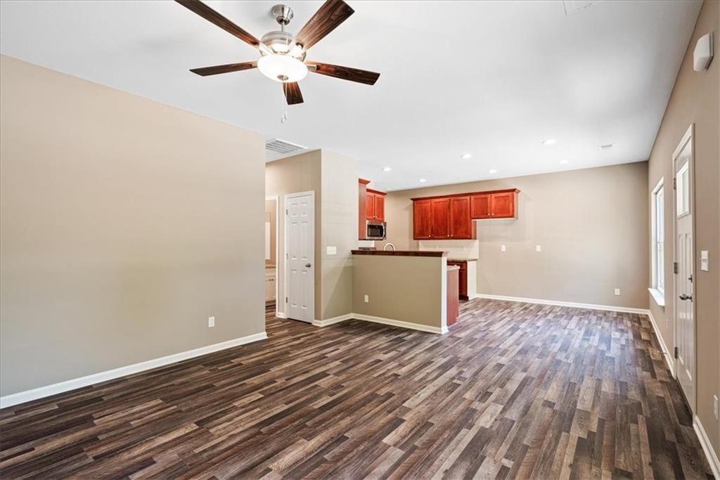 829 E 8th Street — photo 10