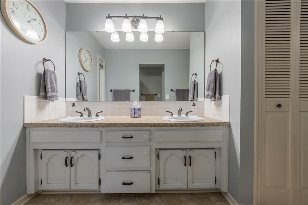 8004 NE 57th Street — photo 20