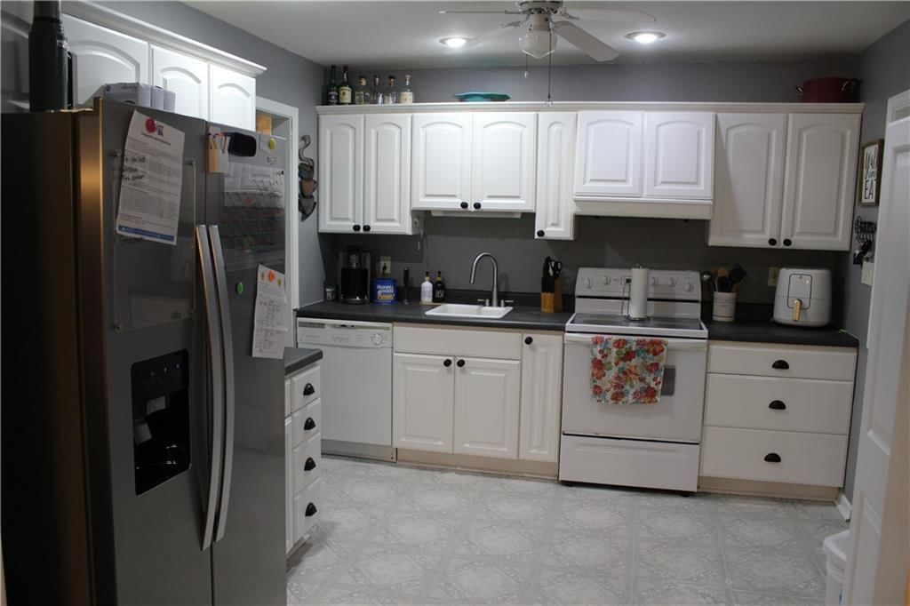 200 W Putnam Street — photo 6
