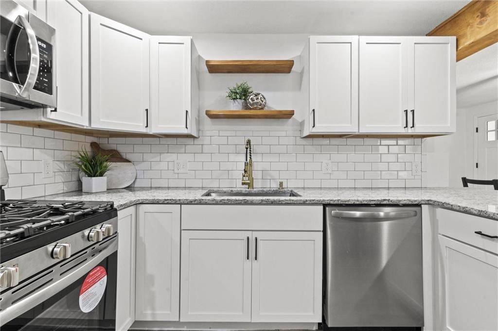 6800 N Holmes Street — photo 12