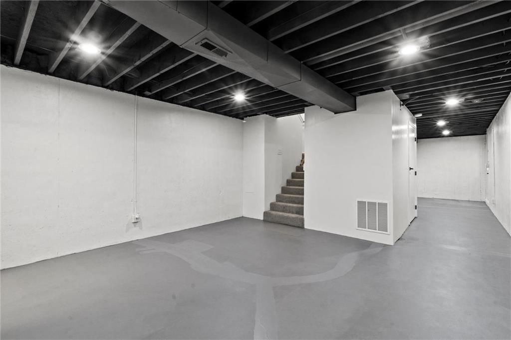 6800 N Holmes Street — photo 19