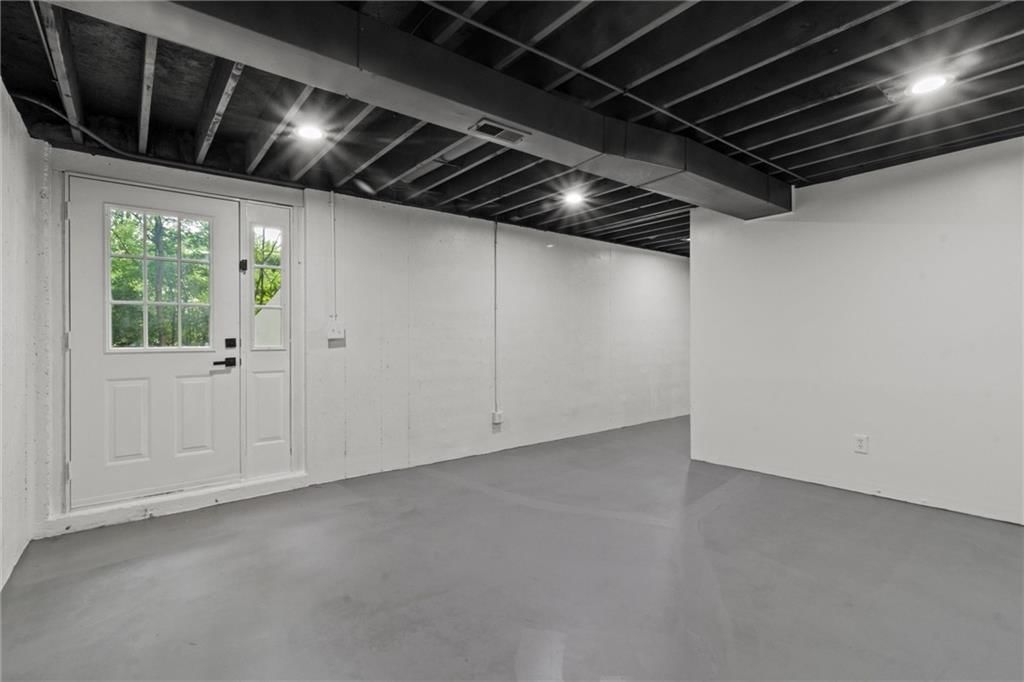 6800 N Holmes Street — photo 43
