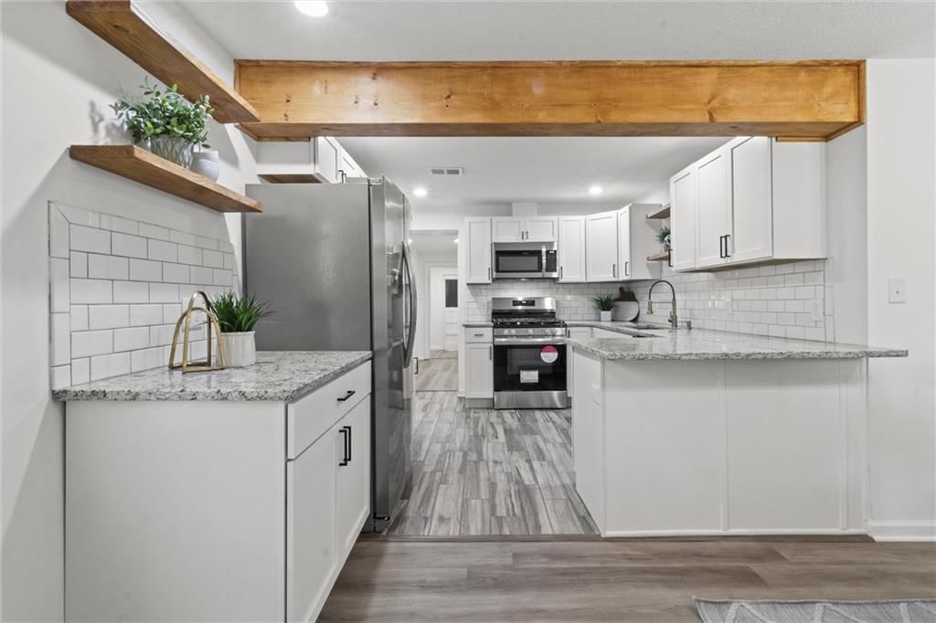 6800 N Holmes Street — photo 8