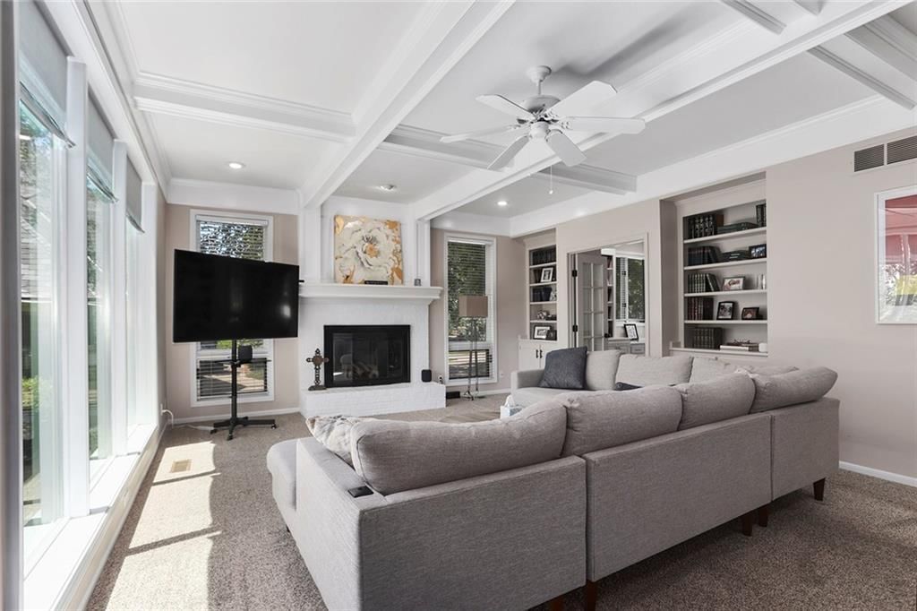 5700 N Woodland Point — photo 11