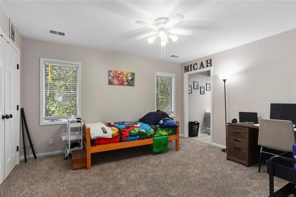 5700 N Woodland Point — photo 35
