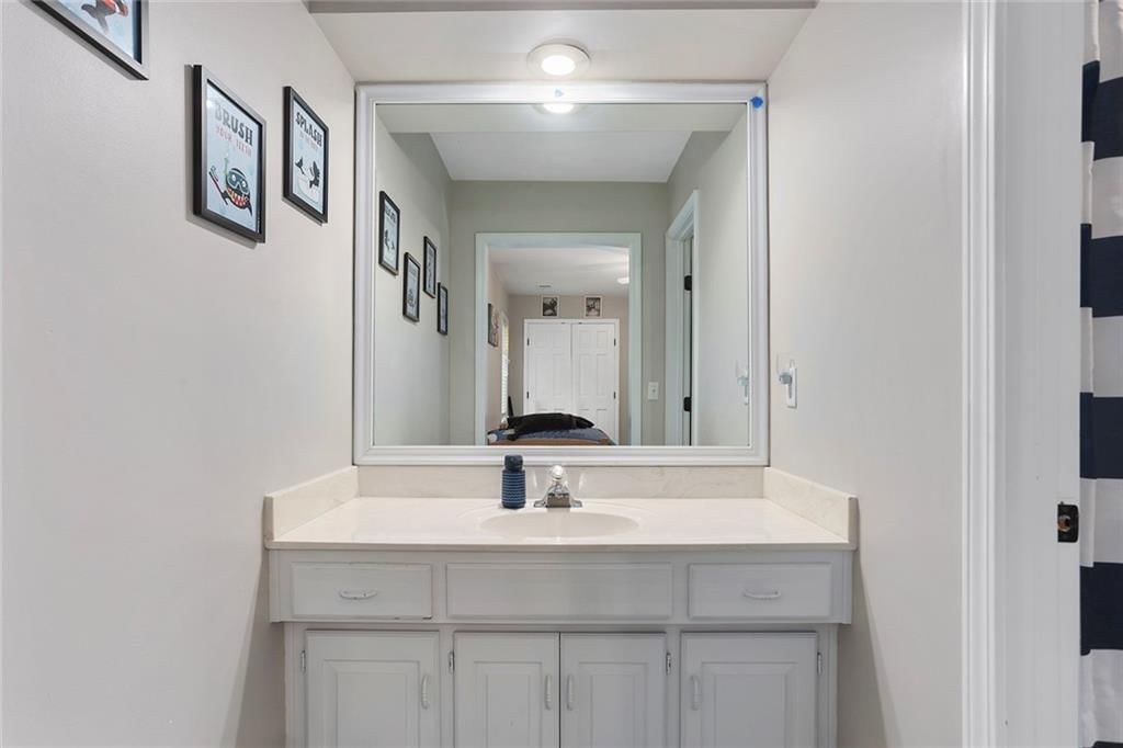 5700 N Woodland Point — photo 36