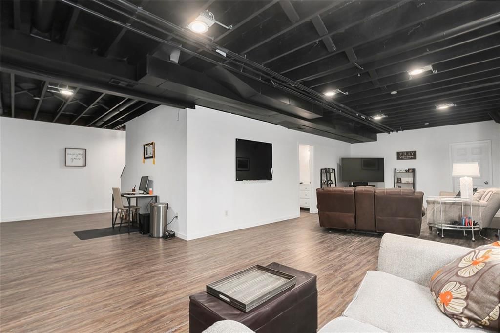 5700 N Woodland Point — photo 38