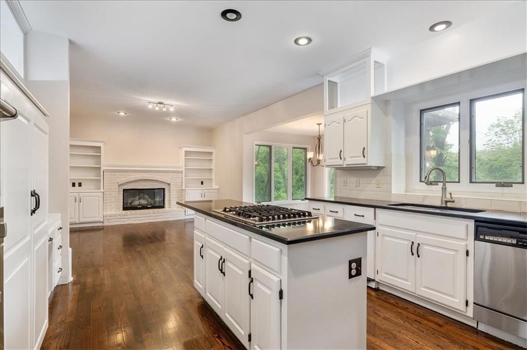 5700 N Woodland Point — photo 49