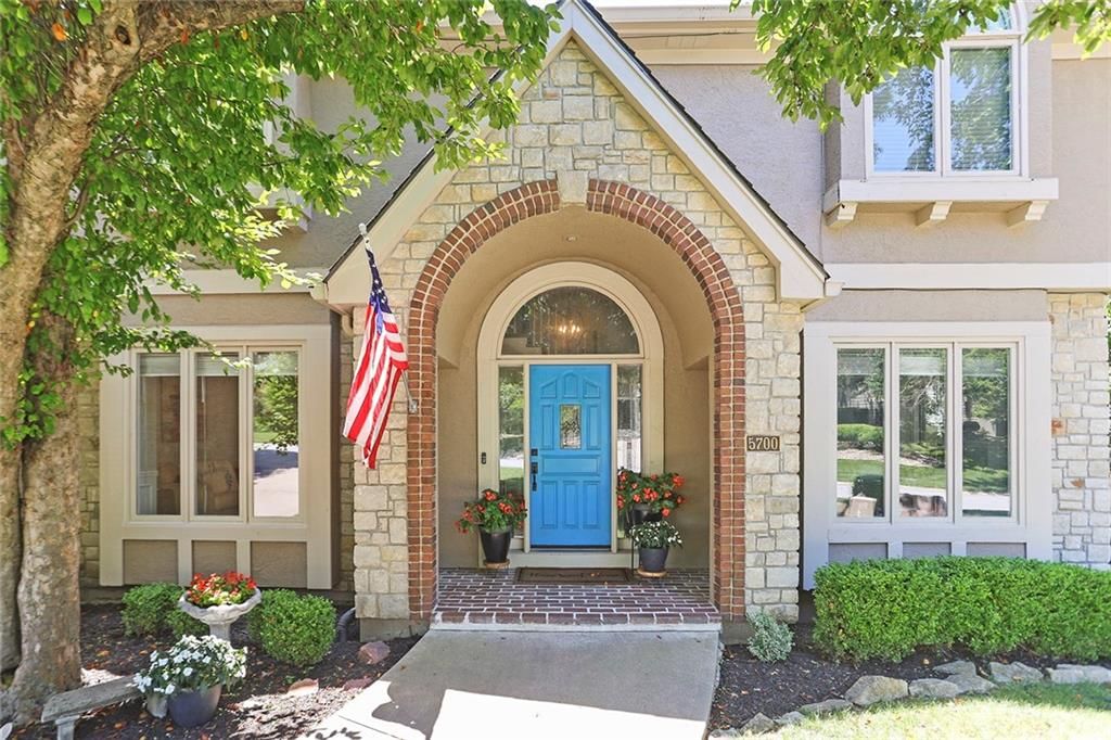 5700 N Woodland Point — photo 54
