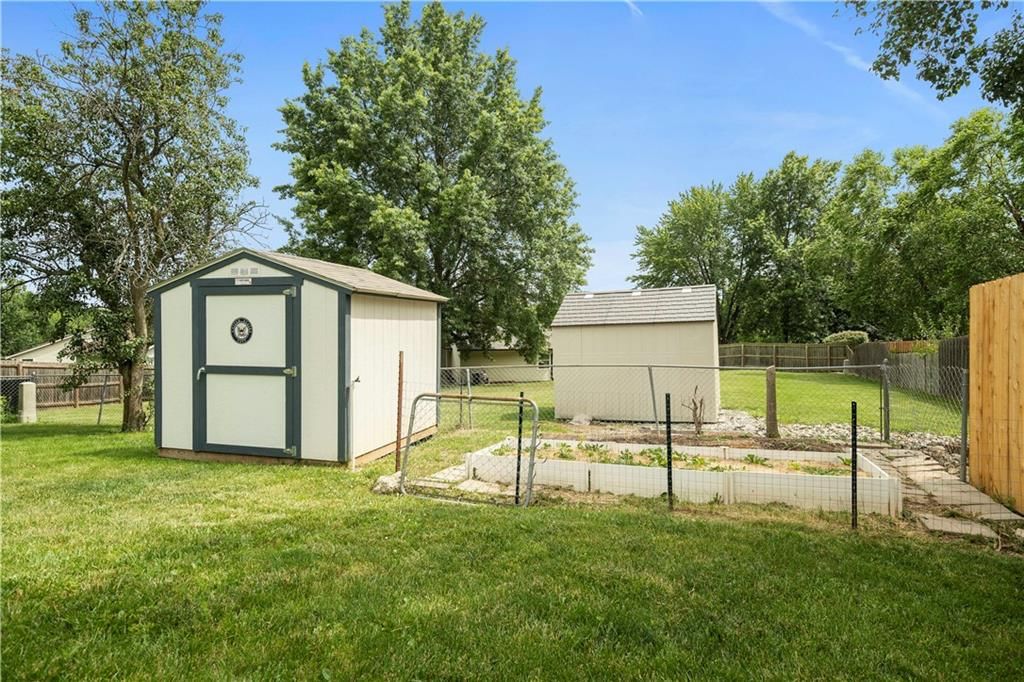 16237 W 132nd Street — photo 17
