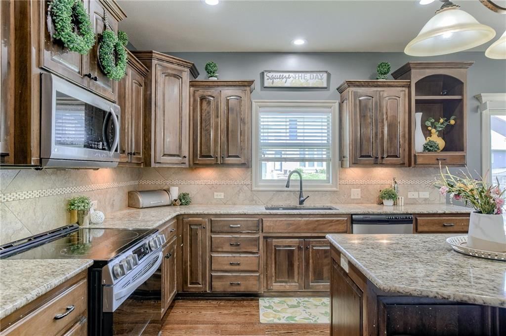 8815 N Saint Clair Avenue — photo 17