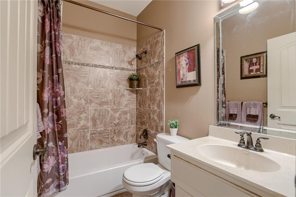 8815 N Saint Clair Avenue — photo 21