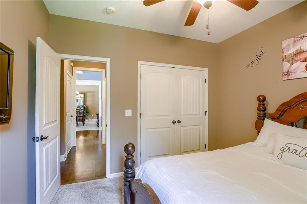 8815 N Saint Clair Avenue — photo 23