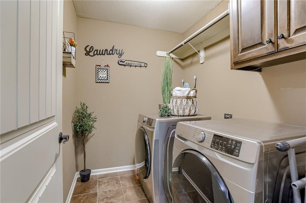8815 N Saint Clair Avenue — photo 32