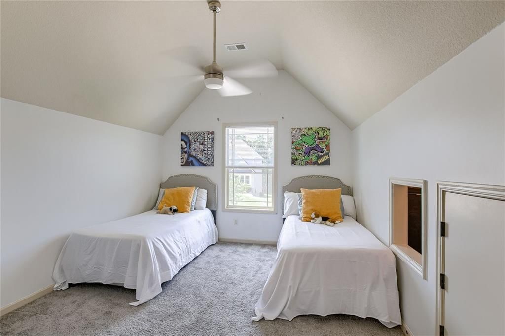 8815 N Saint Clair Avenue — photo 33