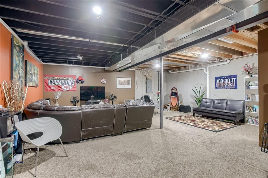 8815 N Saint Clair Avenue — photo 44