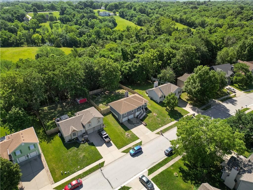 6523 NW Sioux Drive — photo 38