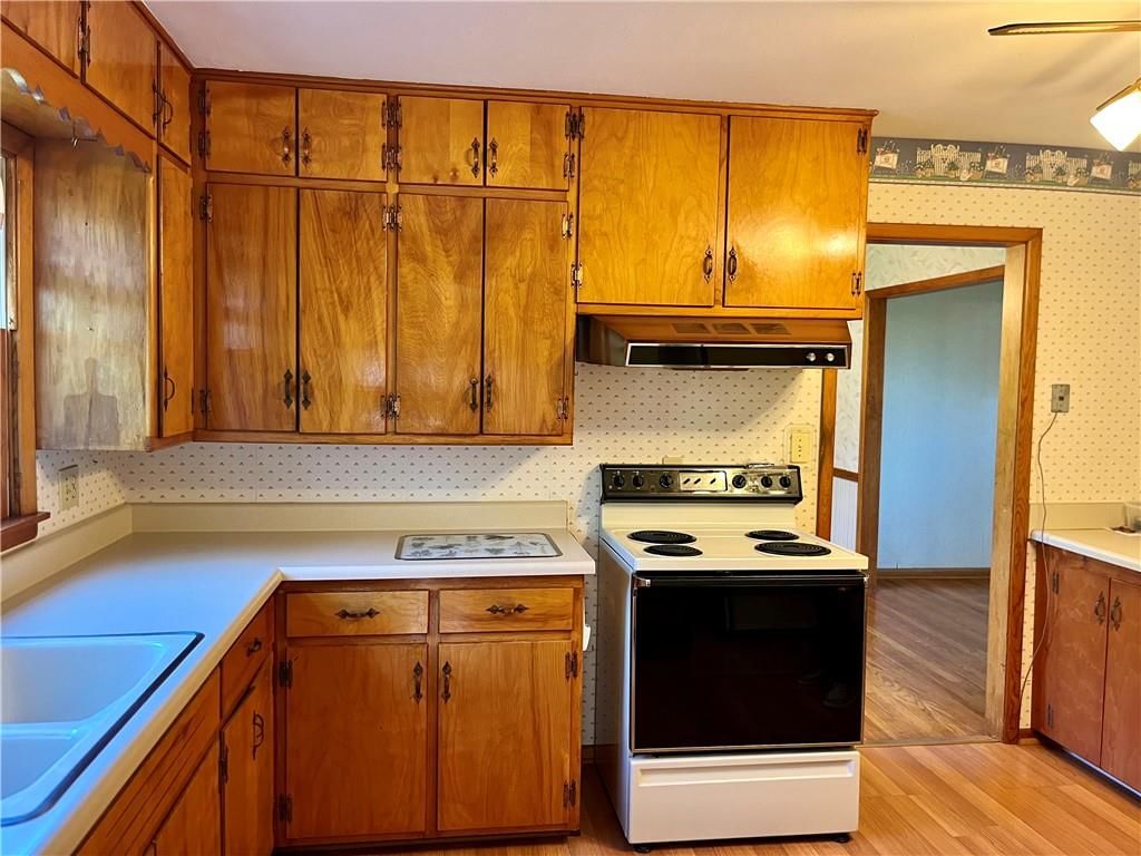 1313 E 125th Terrace — photo 12