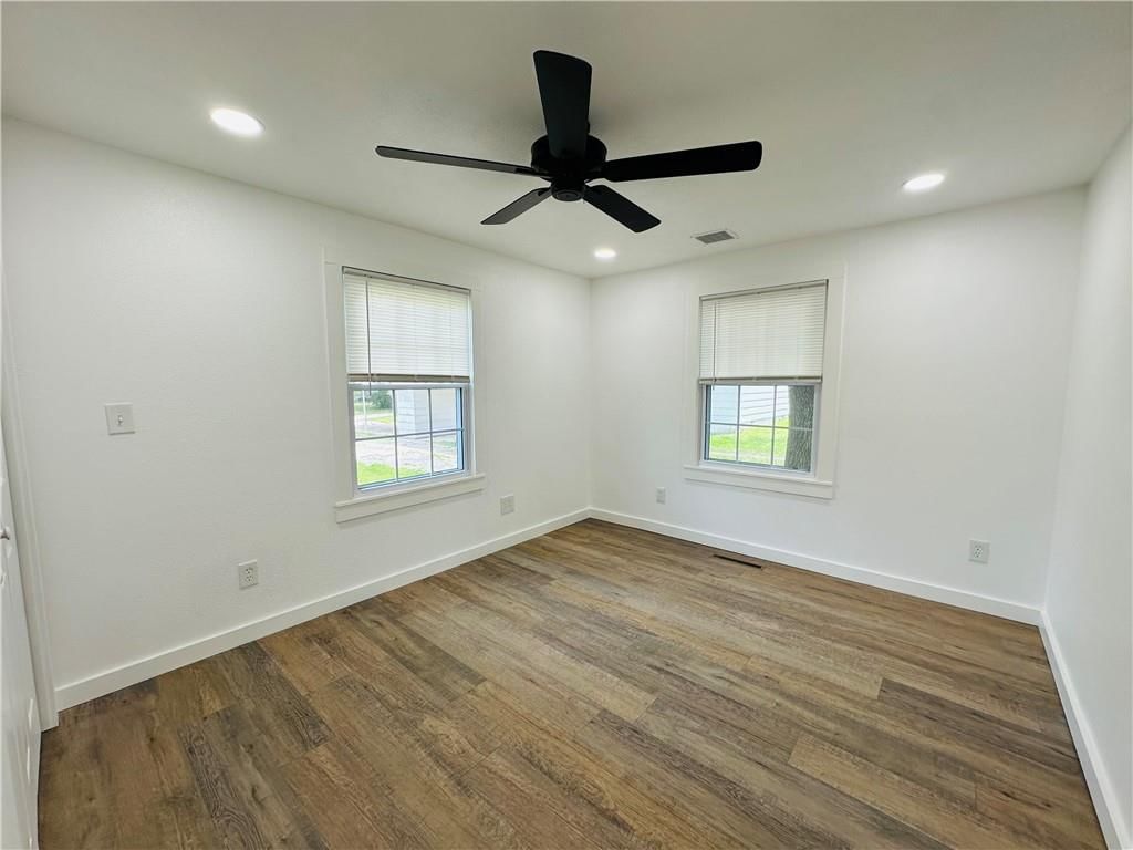 421 E Madison Street — photo 14