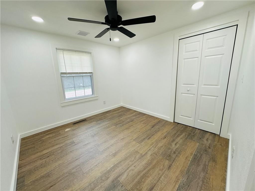 421 E Madison Street — photo 17
