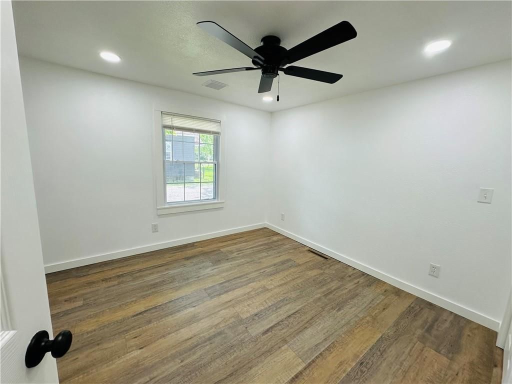 421 E Madison Street — photo 19