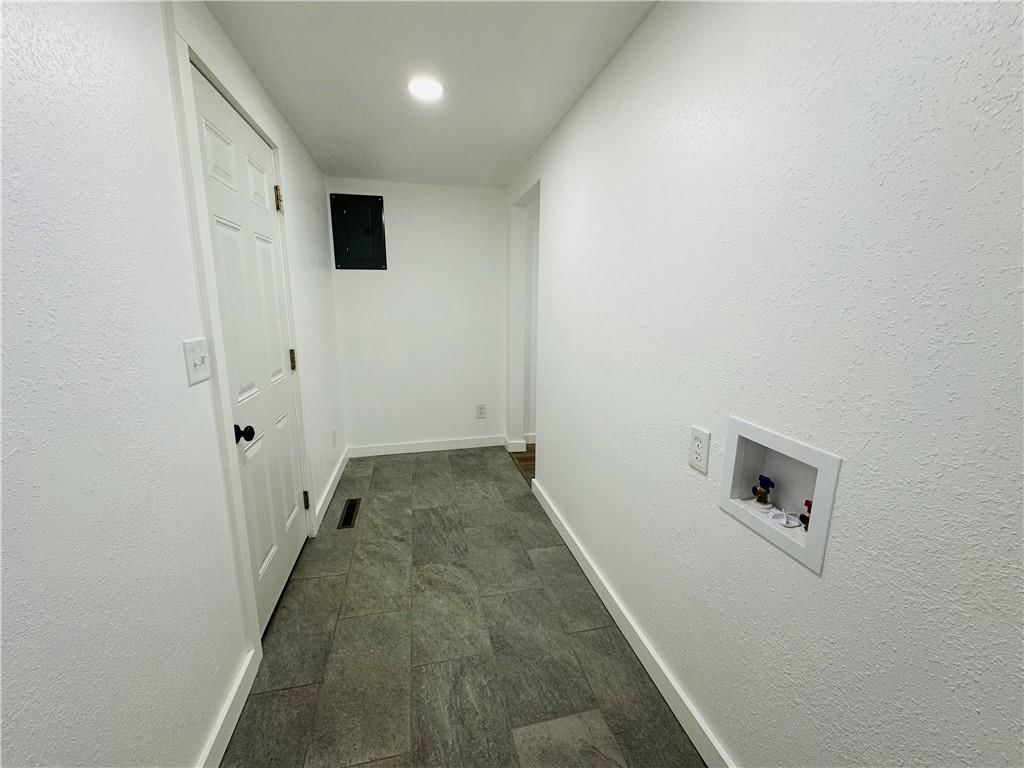 421 E Madison Street — photo 23
