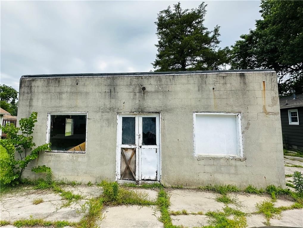421 E Madison Street — photo 29
