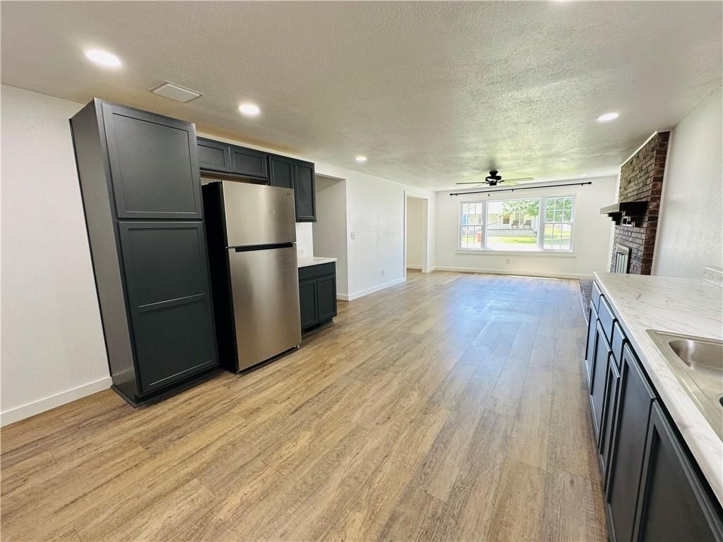 421 E Madison Street — photo 9
