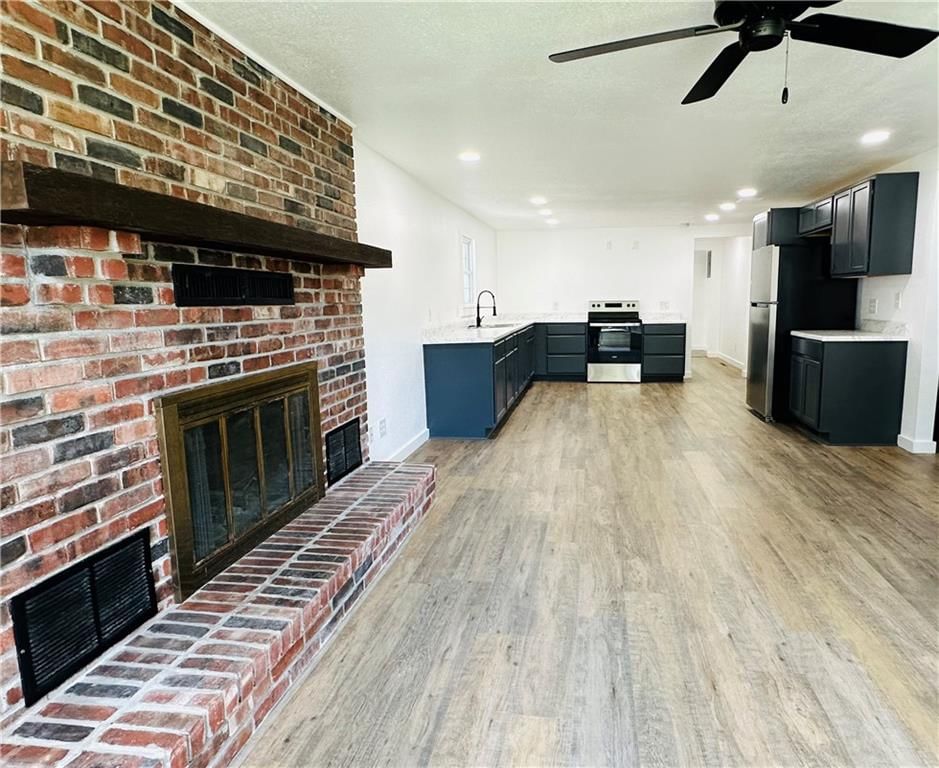 421 E Madison Street — photo 10