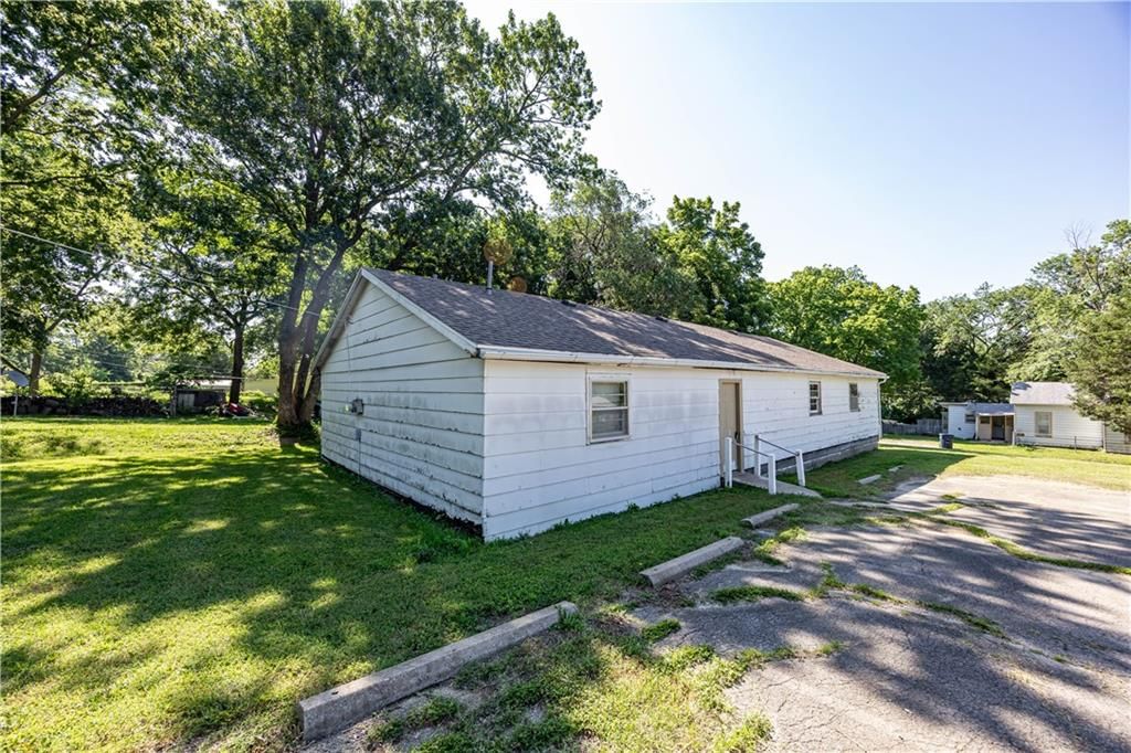 604 E Cedar Street — photo 25