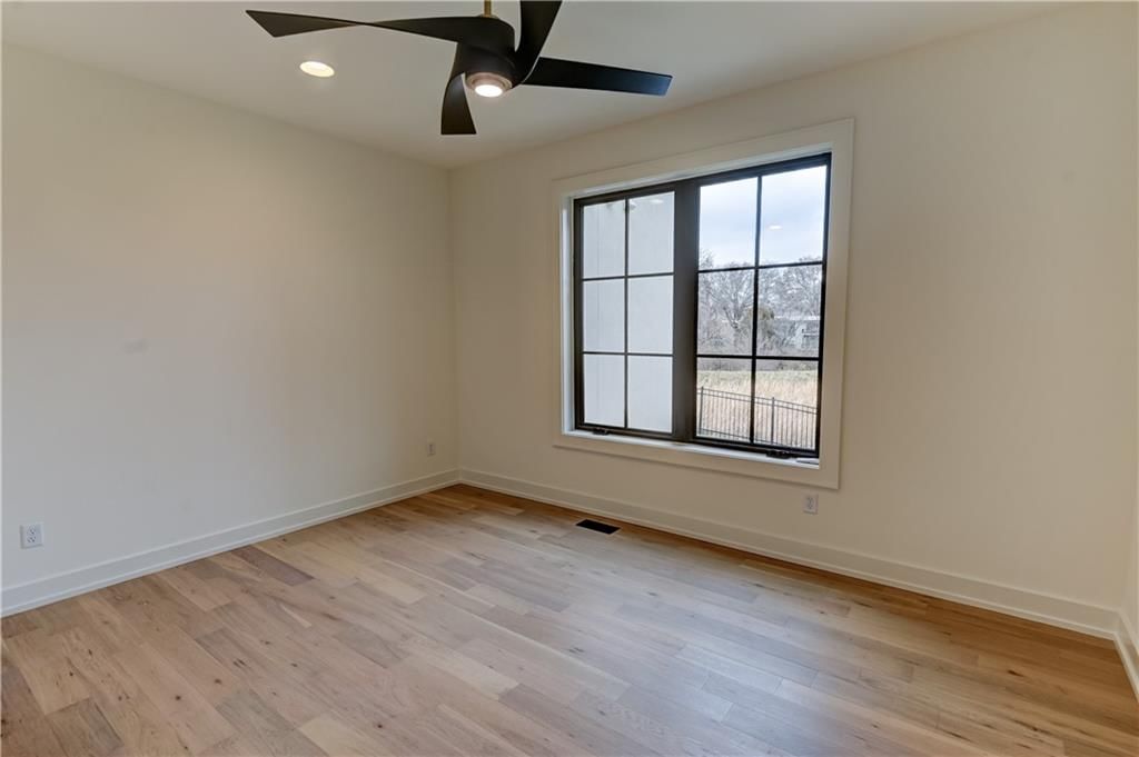 3902 W 84th Terrace — photo 37