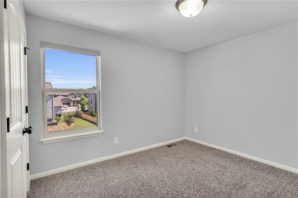115 SE Briar Valley Lane — photo 18