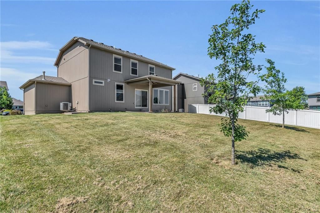 115 SE Briar Valley Lane — photo 31
