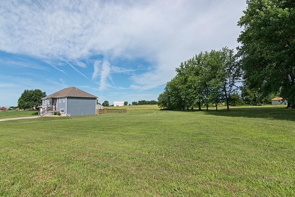 19693 Tonganoxie Drive — photo 26