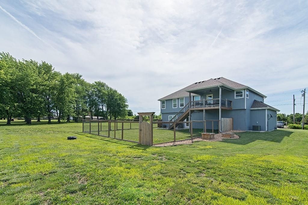 19693 Tonganoxie Drive — photo 27