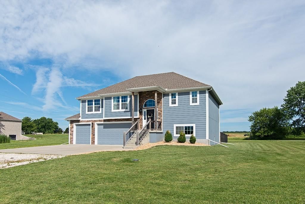 19693 Tonganoxie Drive — photo 31