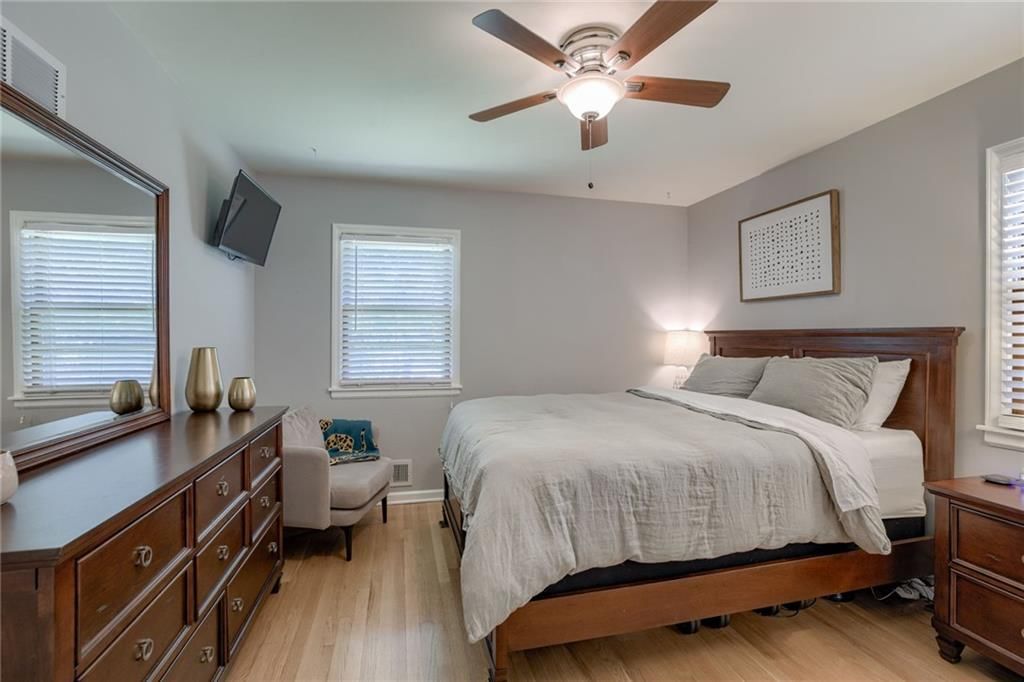 10911 Lister Avenue — photo 11