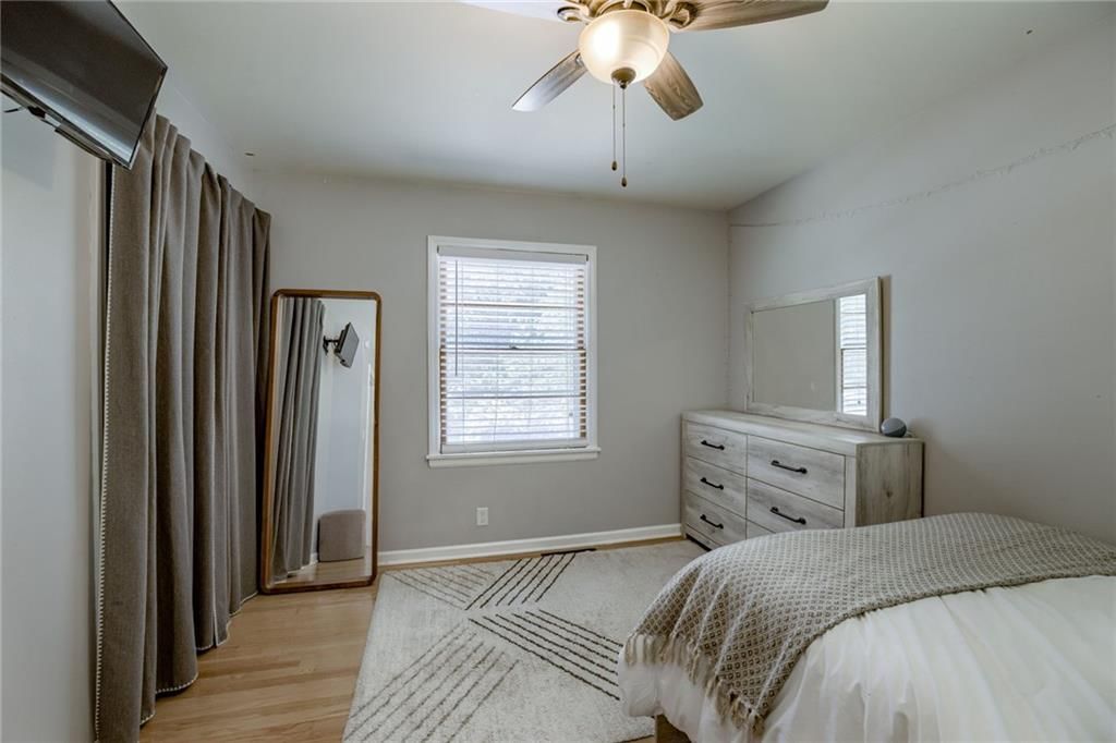 10911 Lister Avenue — photo 14