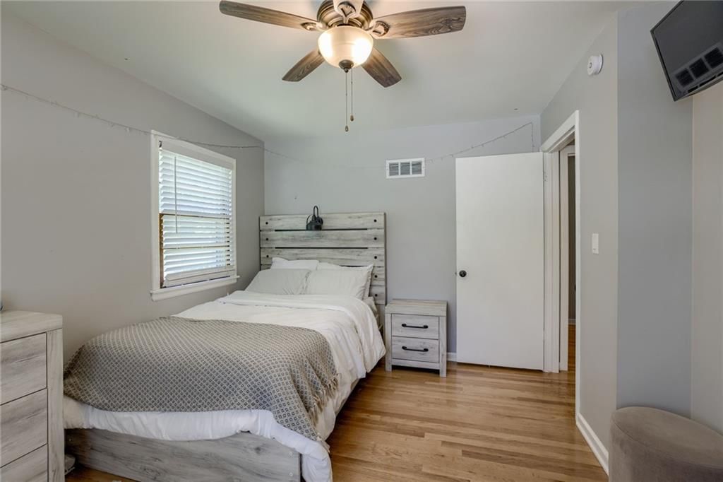 10911 Lister Avenue — photo 15