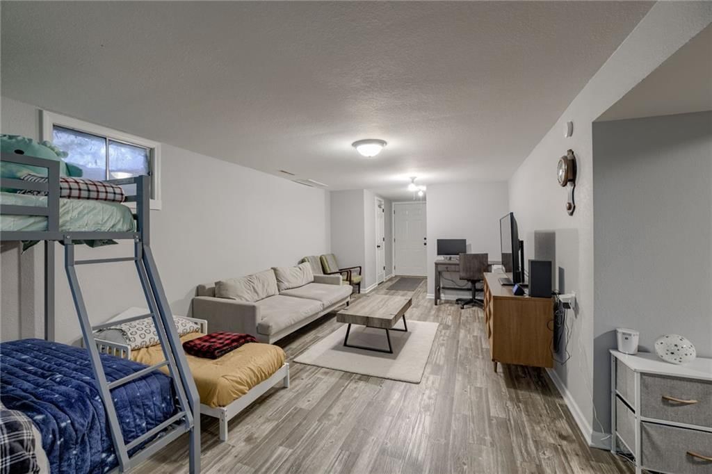 10911 Lister Avenue — photo 19