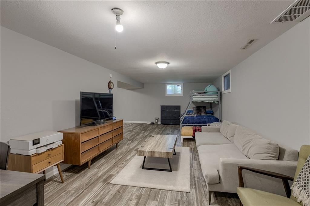 10911 Lister Avenue — photo 20