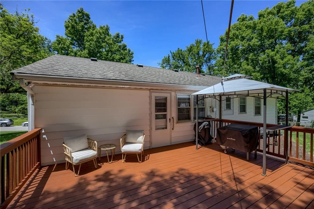 10911 Lister Avenue — photo 23