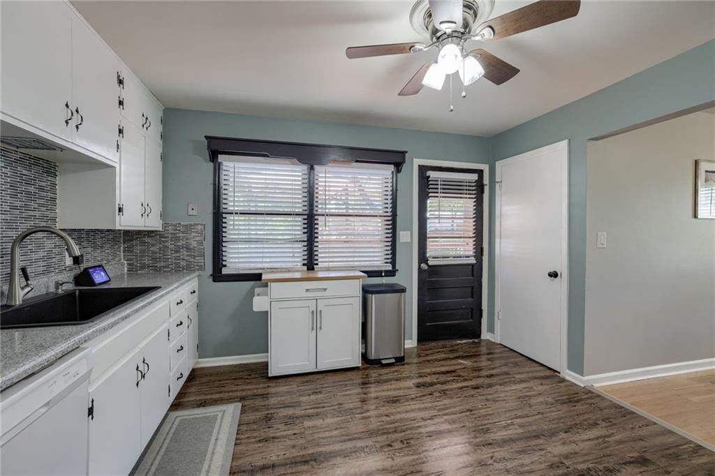 10911 Lister Avenue — photo 7
